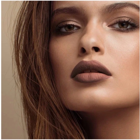 IL MAKIAGE Infinity Lip Cream - Matte Flirt - Picture 9 of 11